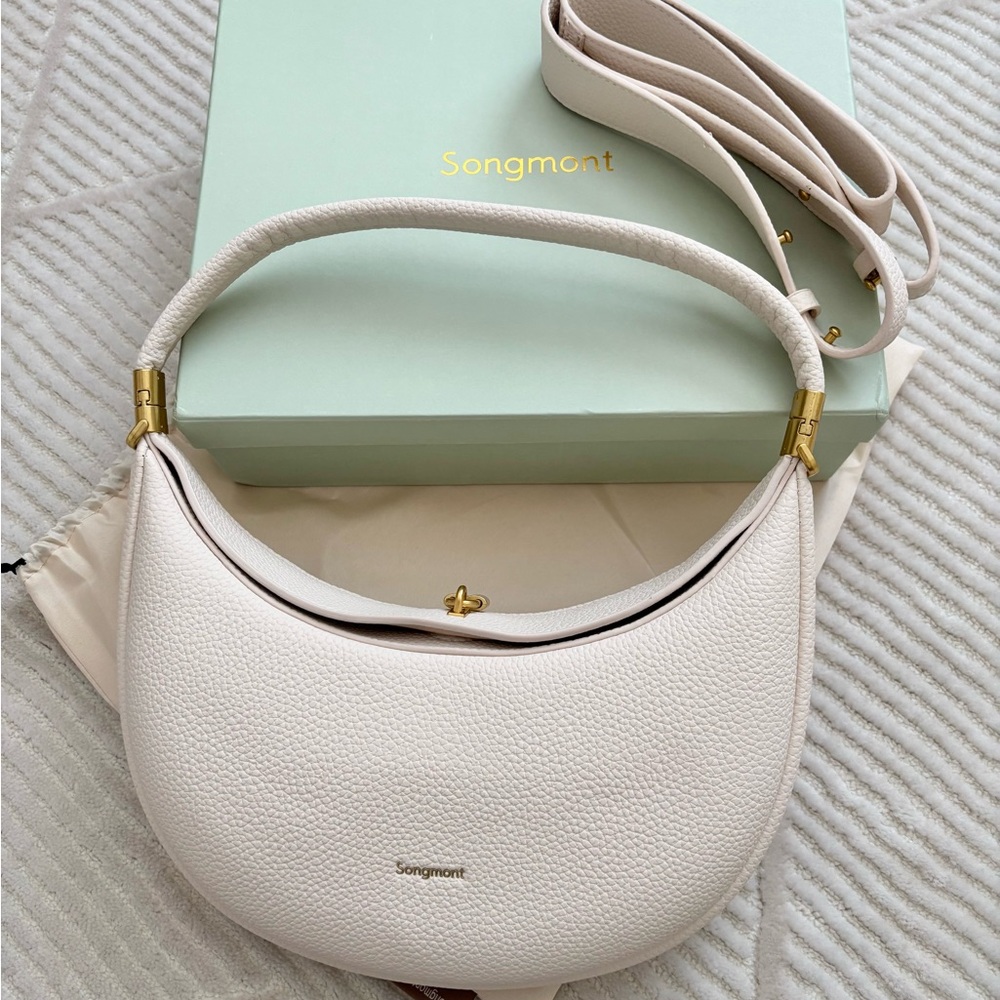 ✨NWOT✨Designer Cream Crescent Bag (interchangeable)